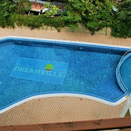 アパート Golden Dreams