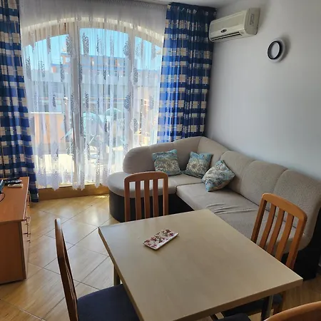 Apartment Golden Dreams