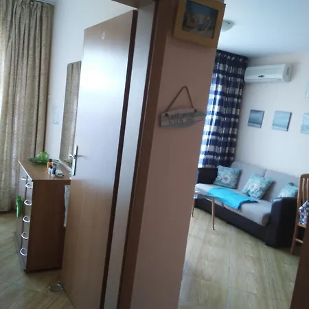 Apartment Golden Dreams