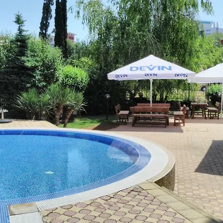 Golden Dreams Apartment *